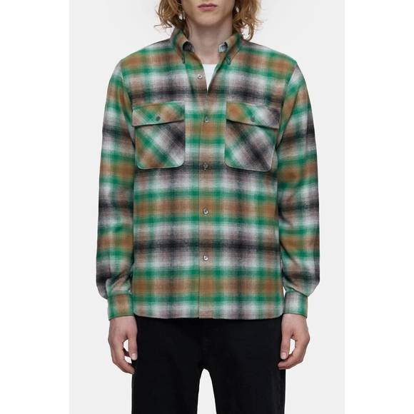 Stylish Closed Flannel Shirt: The Ultimate Layering Essential for Any Season